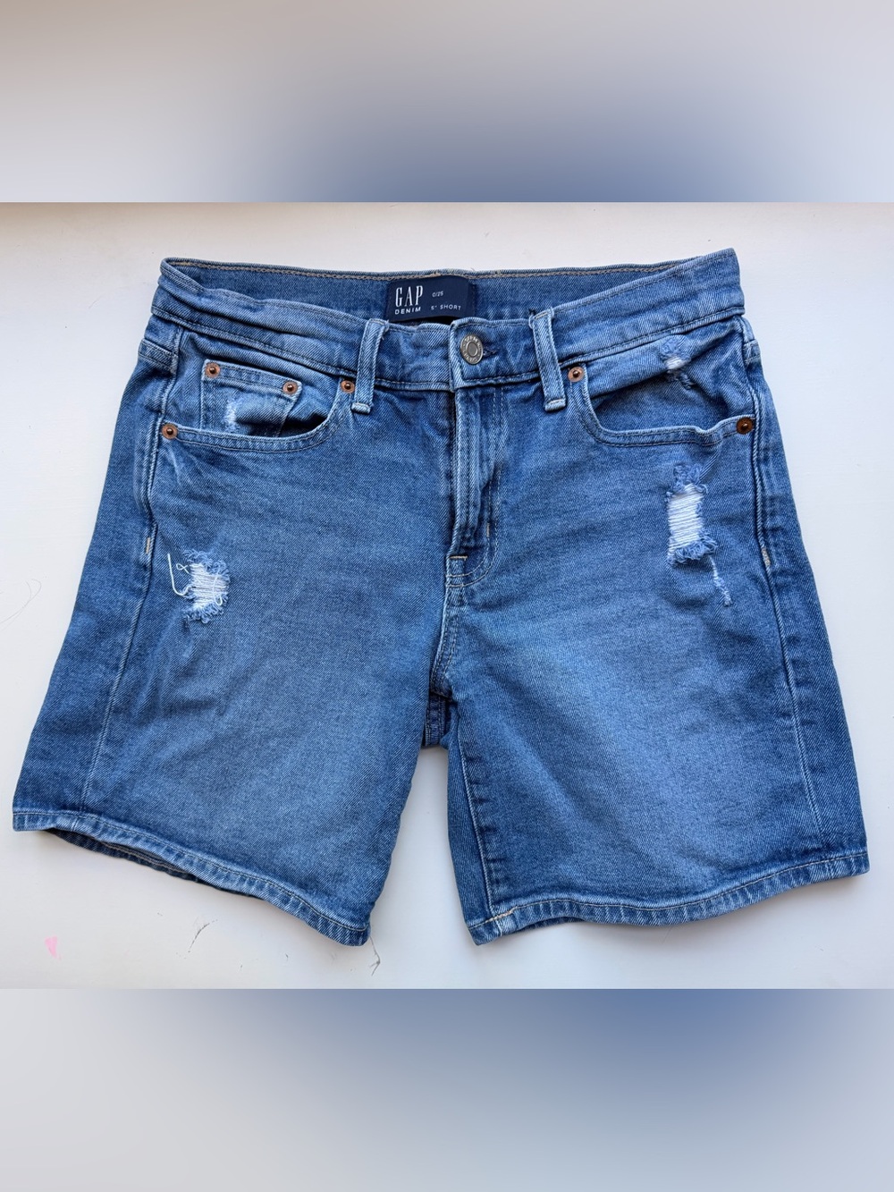 Gap 5in denim shorts